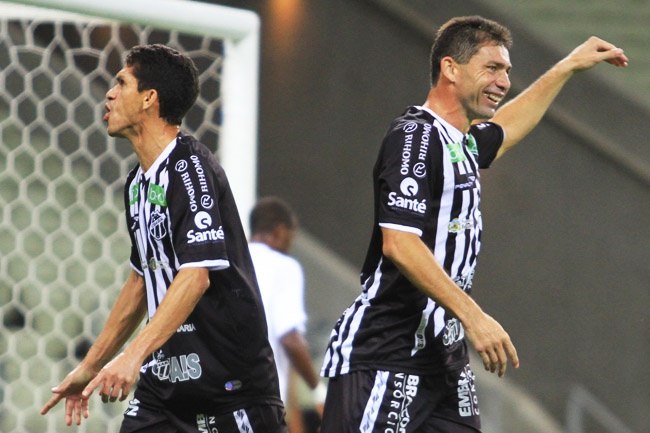 Em jogo de oito gols, Ceará passa pelo Bragantino, no Castelão