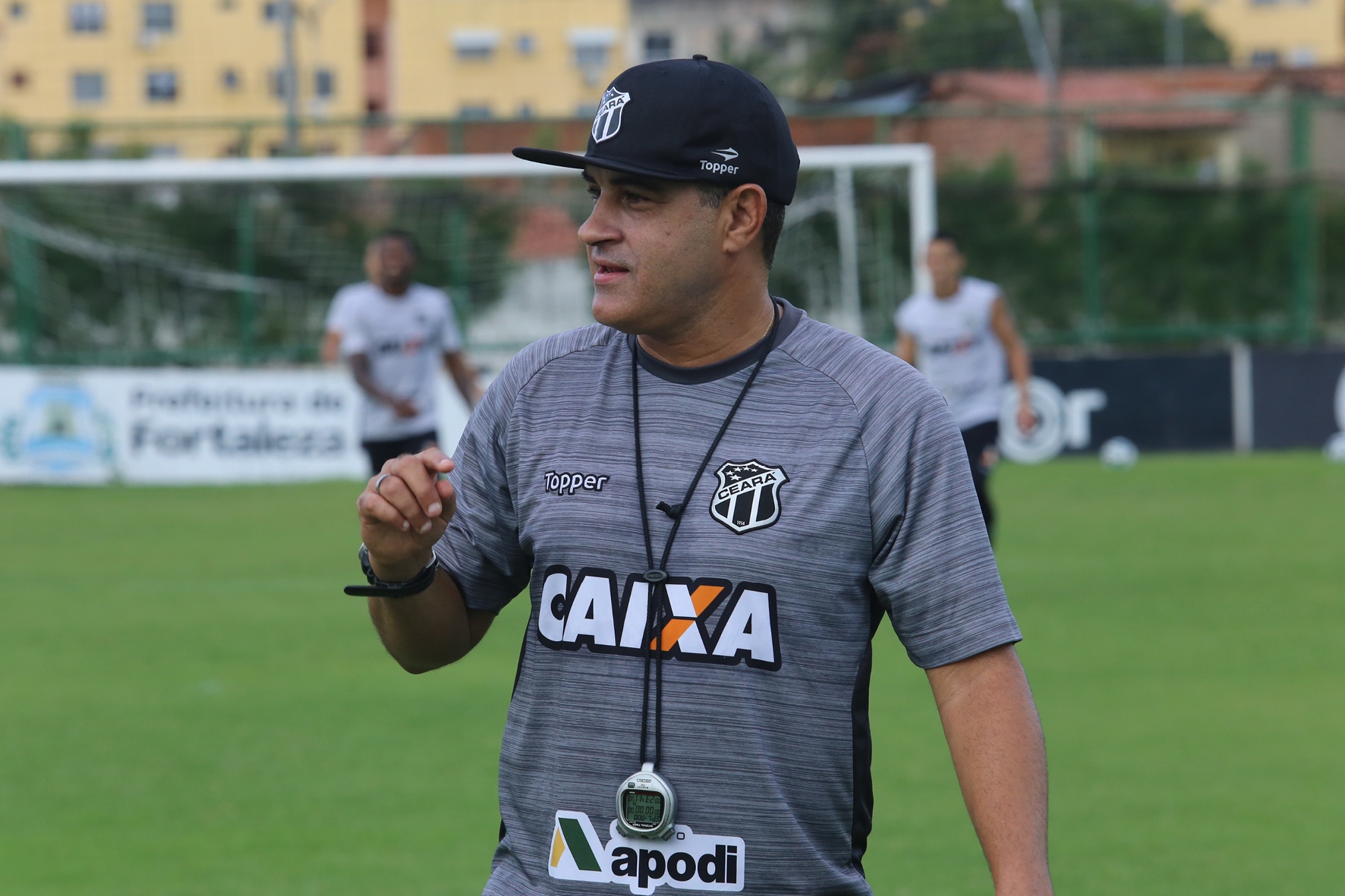 Antes de viajar para São Luís, Ceará realiza treino fechado em Porangabuçu