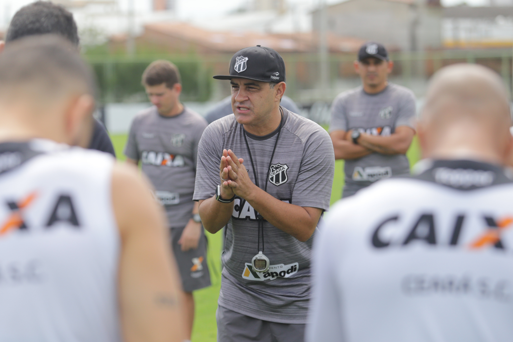 Marcelo Chamusca comanda último treino antes de seguir viagem para São Paulo