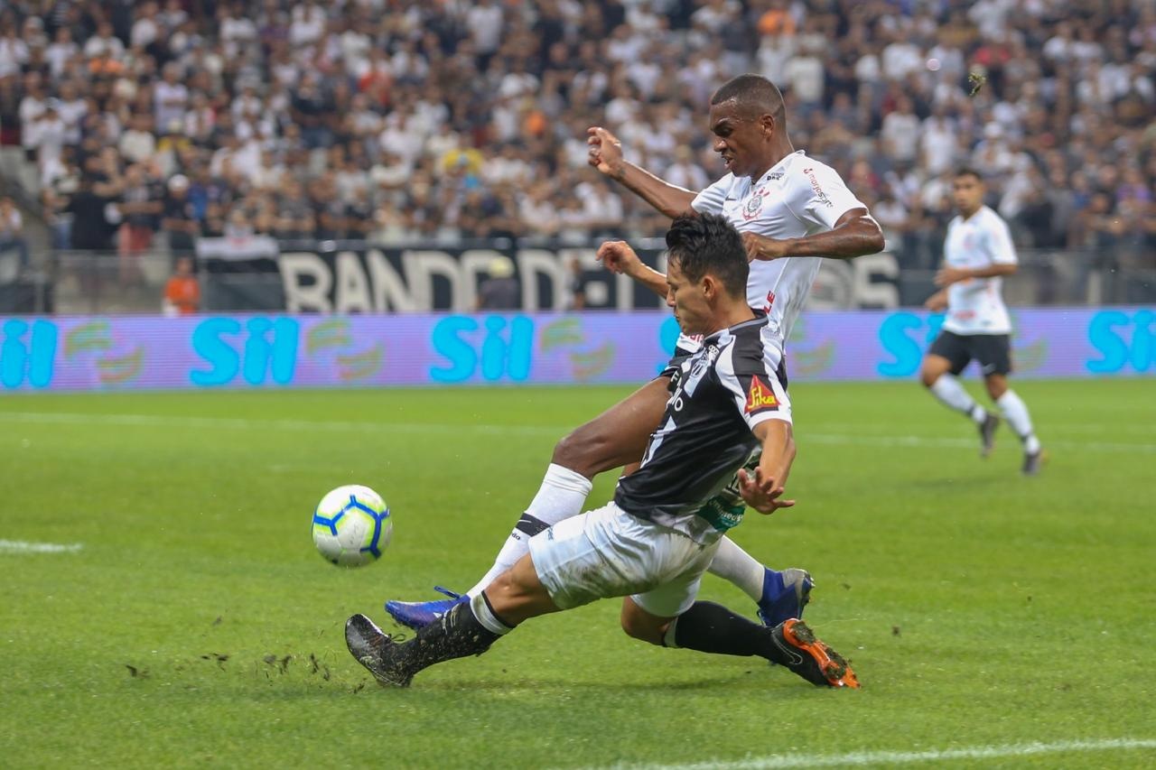 No Itaquerão, Ceará joga bem, vence o Corinthians por 1 a 0, mas se despede da Copa do BR