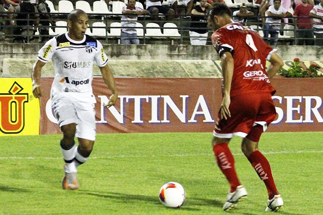 Com dois gols de Rafael Costa, Ceará vence o CRB fora: 3 x 1
