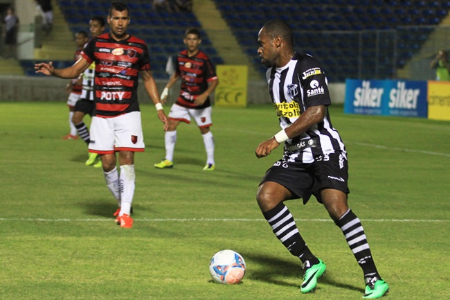 Em jogo bem movimentado, Tadeu marca e Vozão vence o Guarany