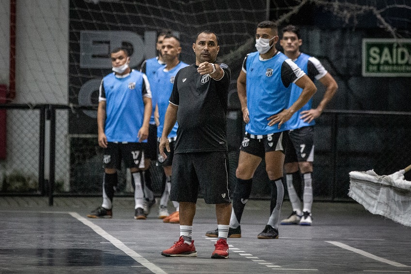 Futsal: Deividy Hadson tem 83,3% de aproveitamento no comando técnico do futsal alvinegro