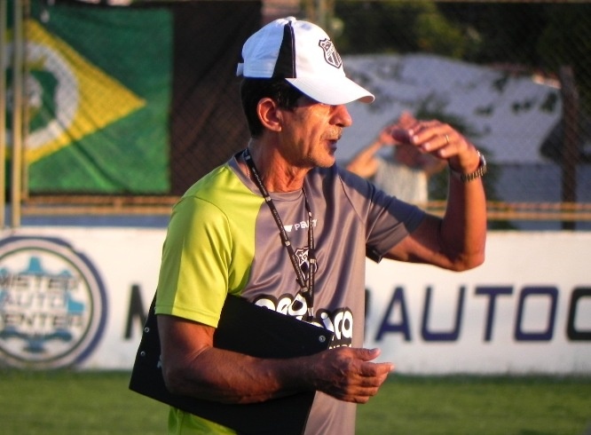 Ceará realiza treino coletivo no Vovozão