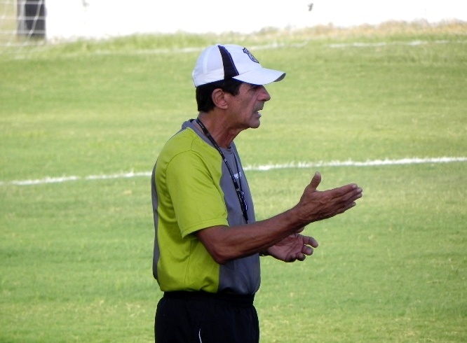 Alvinegros realizam treinos técnico-táticos