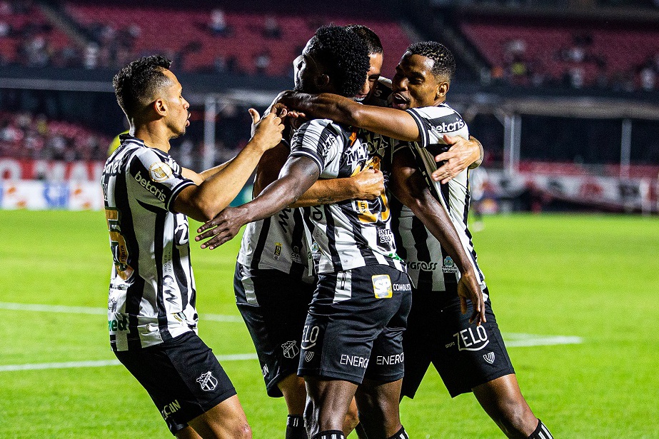 Série A: Com gols de Cléber e Mendoza, Ceará joga bem e empata em 2 a 2 com o São Paulo