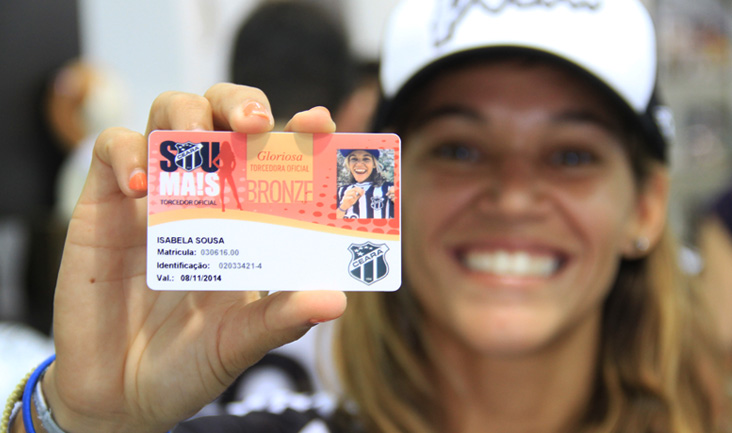 TRI mundial de bodyboard, Isabela Sousa foi homenageada na loja