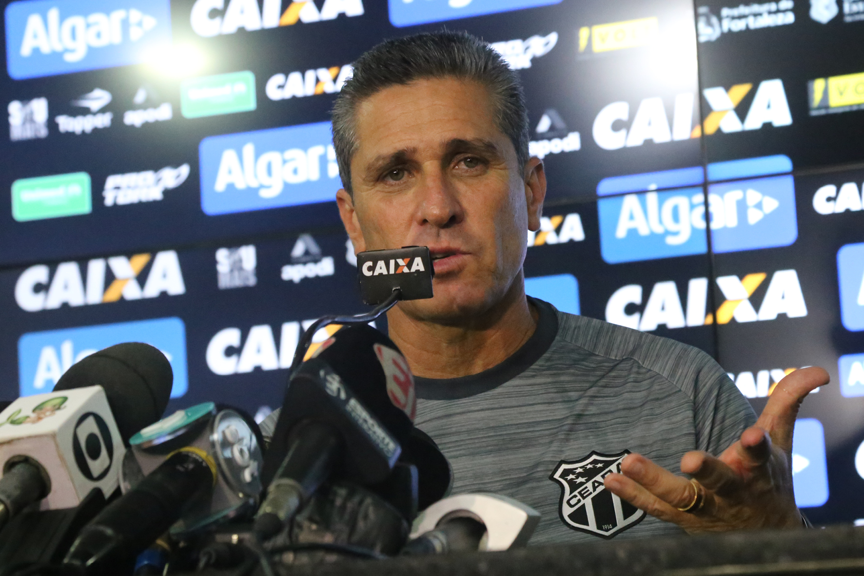 Técnico Jorginho é apresentado à imprensa: “Momento é desafiador, mas estou confiante”