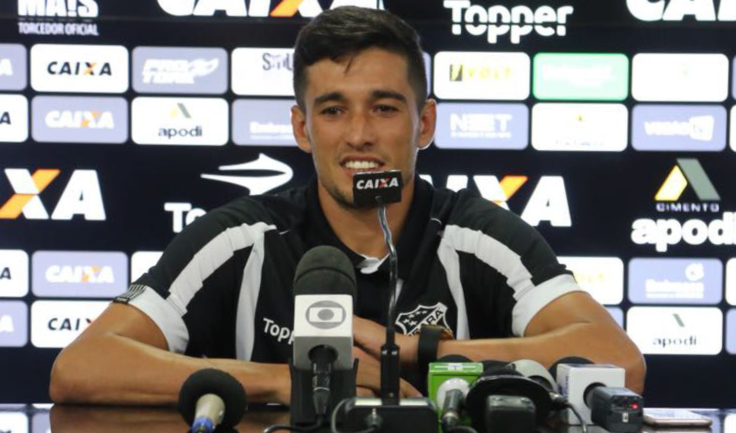 Em apresentação, Juninho manda recado: "Gosto de fazer gol. Sempre que tiver oportunidade, vou finalizar"