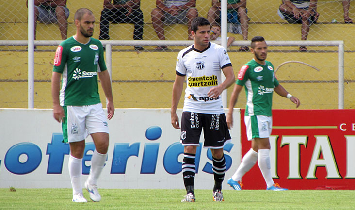 Em jogo sem emoções, Ceará sofre gol no fim e perde para o Luverdense