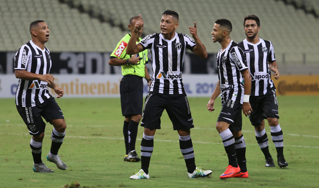 Tomas Bastos faz o primeiro pelo Vozão e Ceará se classifica na Copa do Brasil