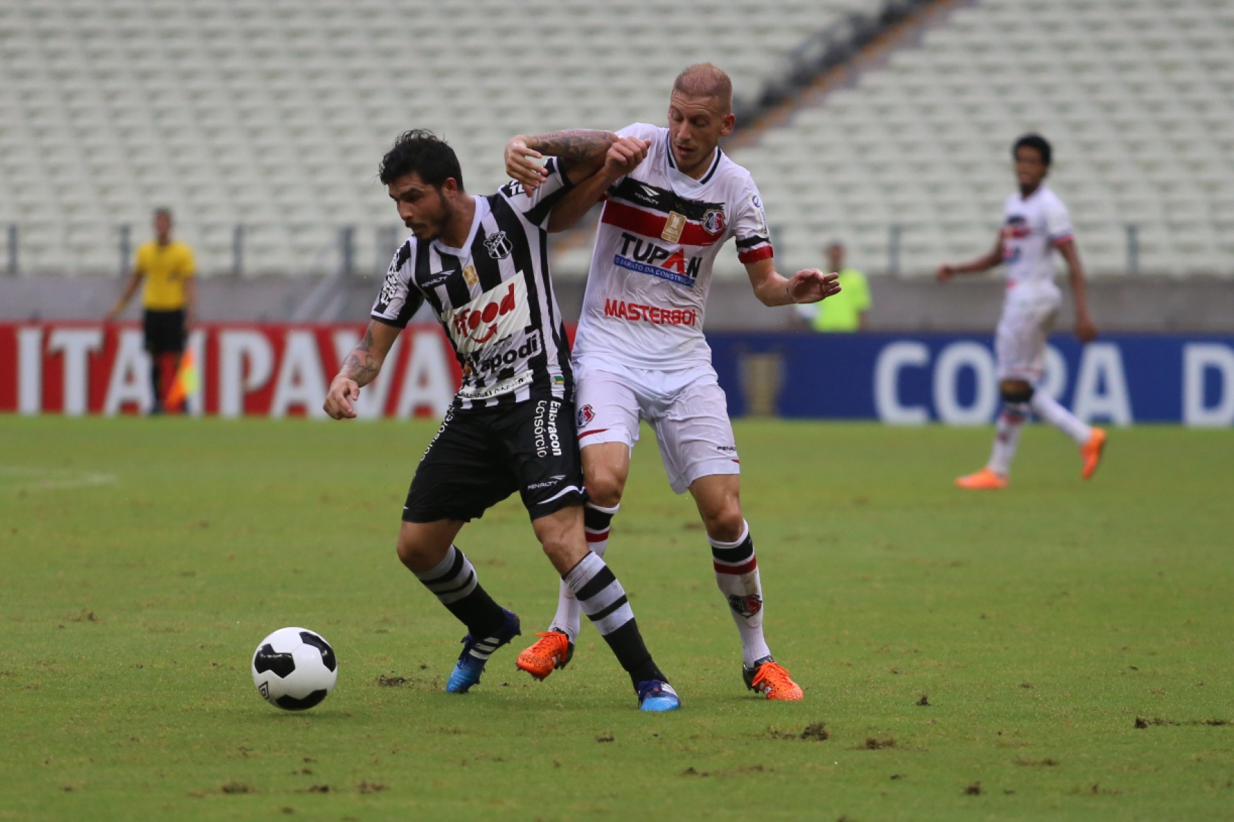 Ceará domina, mas é derrotado pelo Santa Cruz e não avança na Copa do Nordeste