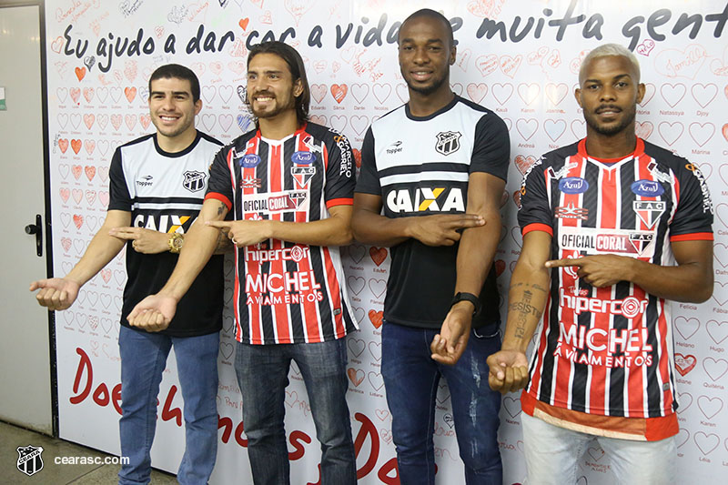 Atletas de Ceará e Ferrovário participam de ação com torcedores no Hemoce
