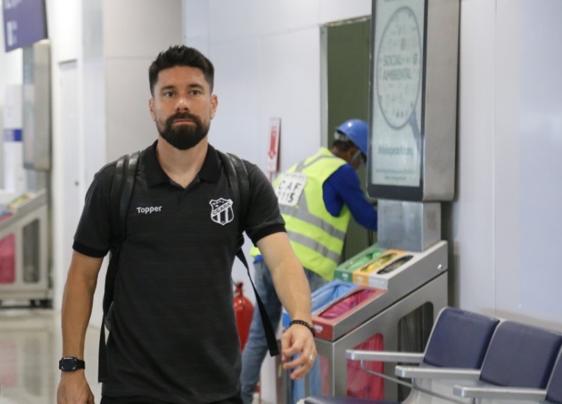 Copa do BR: Elenco do Ceará treina pela manhã e segue viagem para Foz do Iguaçu