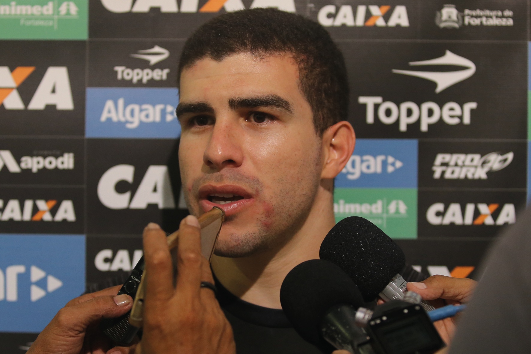Contra o Botafogo, Richardson prega respeito, mas quer fazer "dever de casa" no Castelão