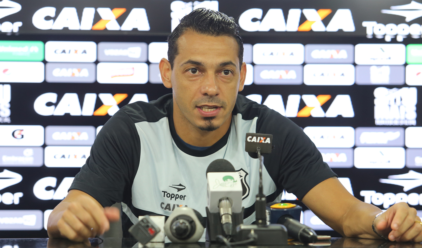 Roberto: “Independente de quem faça os gols, o importante é sair com a vitória”