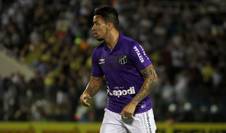 Atacante Siloé renovou contrato com o Alvinegro Cearense
