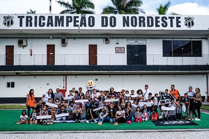 Em visita ao Ceará, mais de 50 alunos da rede pública de ensino conhecem a história do Clube