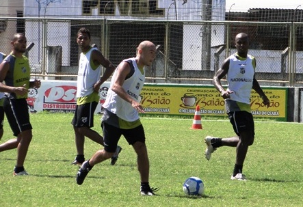 Estevam Soares comandou treino técnico