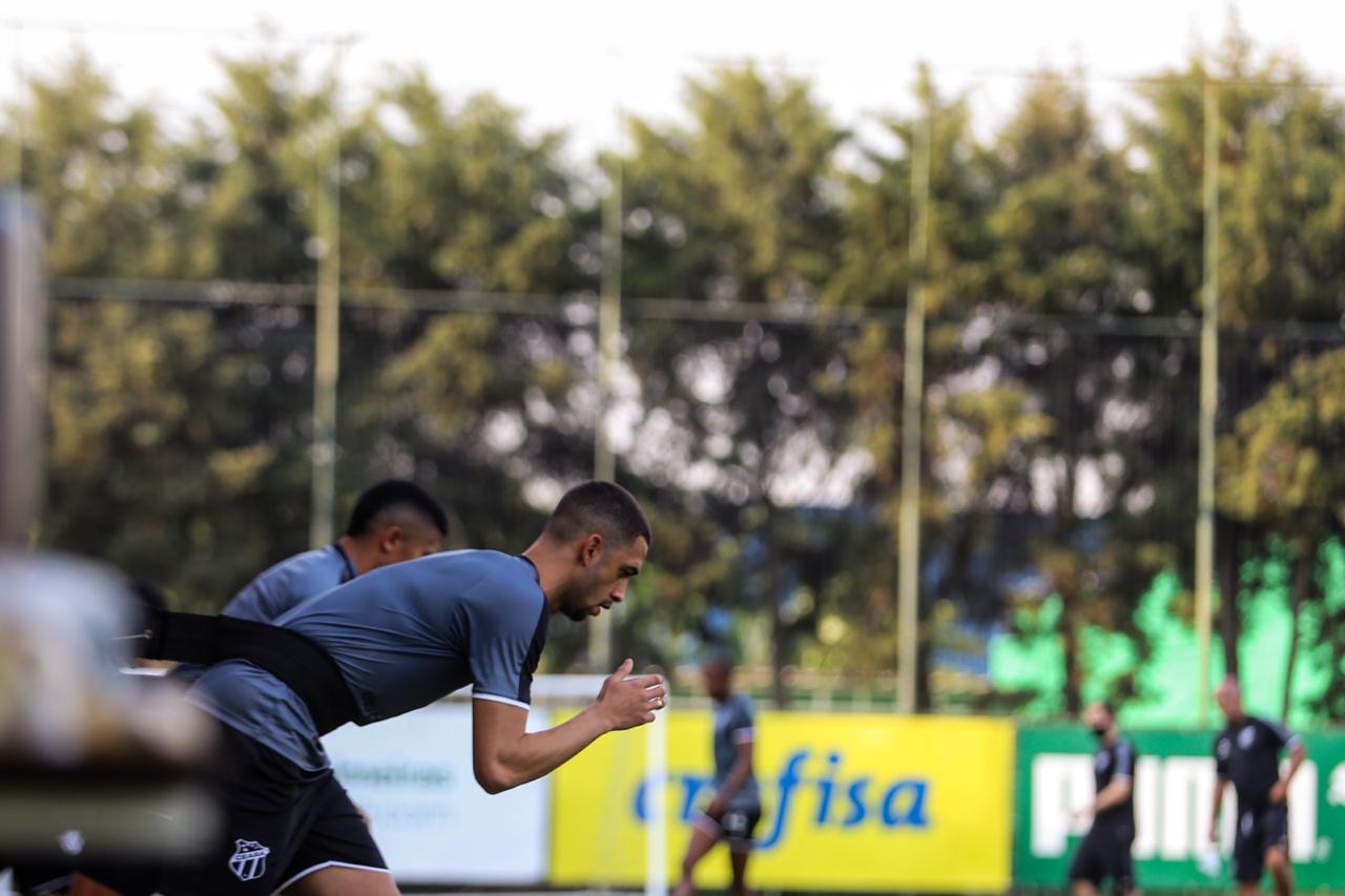 Com treino na Barra Funda, Ceará segue com preparação para partida contra o Athletico/PR