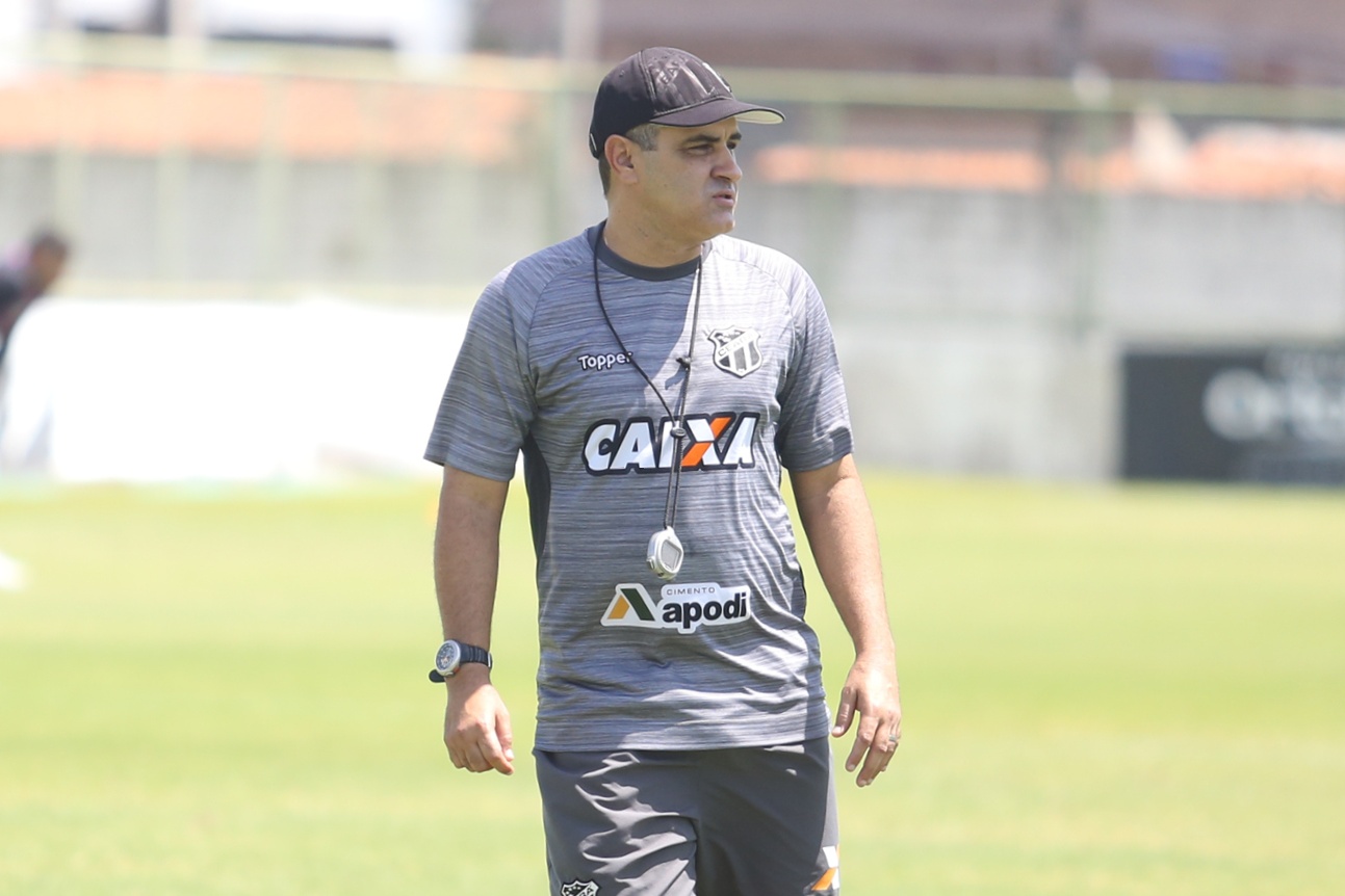 Antes de viajar, Ceará realiza treino fechado em Carlos de Alencar Pinto