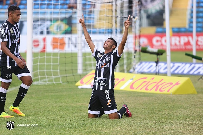 Ceará goleia Uniclinic por 6 a 0 e constrói ótima vantagem para o jogo de volta da semifinal