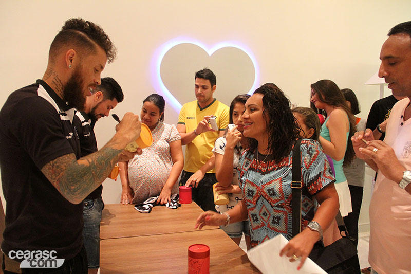 [18-11] Loja do Bem - Noite de Autógrafos - 18