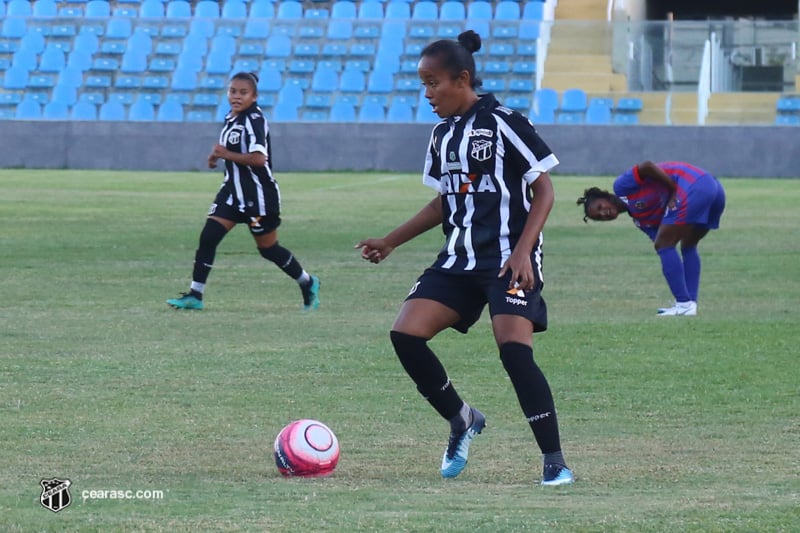 [17-11-2018] Tiradentes 2 x 2 Ceará - Feminino 01 - 4