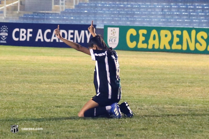 [17-11-2018] Tiradentes 2 x 2 Ceará - Feminino 01 - 37