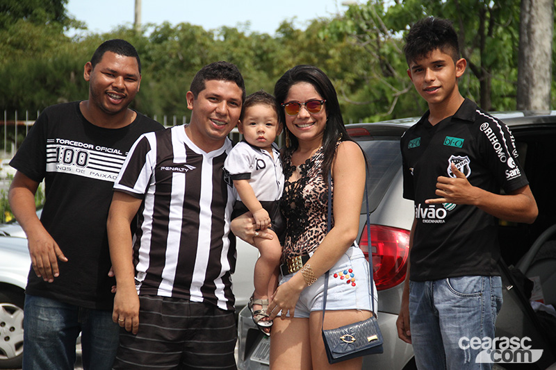 [12-04] Desembarque do elenco alvinegro - 22