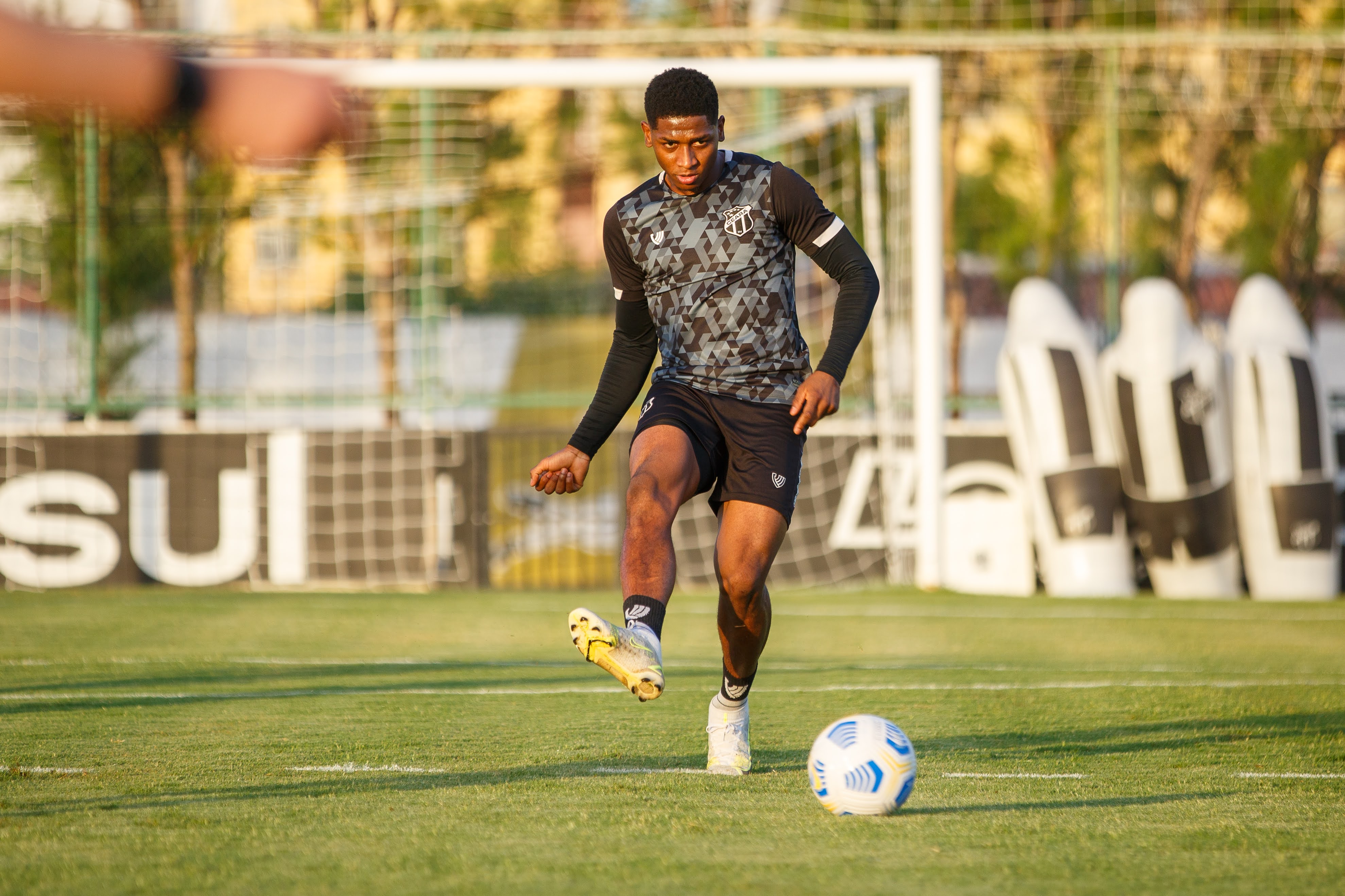 Após vitória contra o Corinthians, Ceará se reapresenta para treinos em Porangabuçu