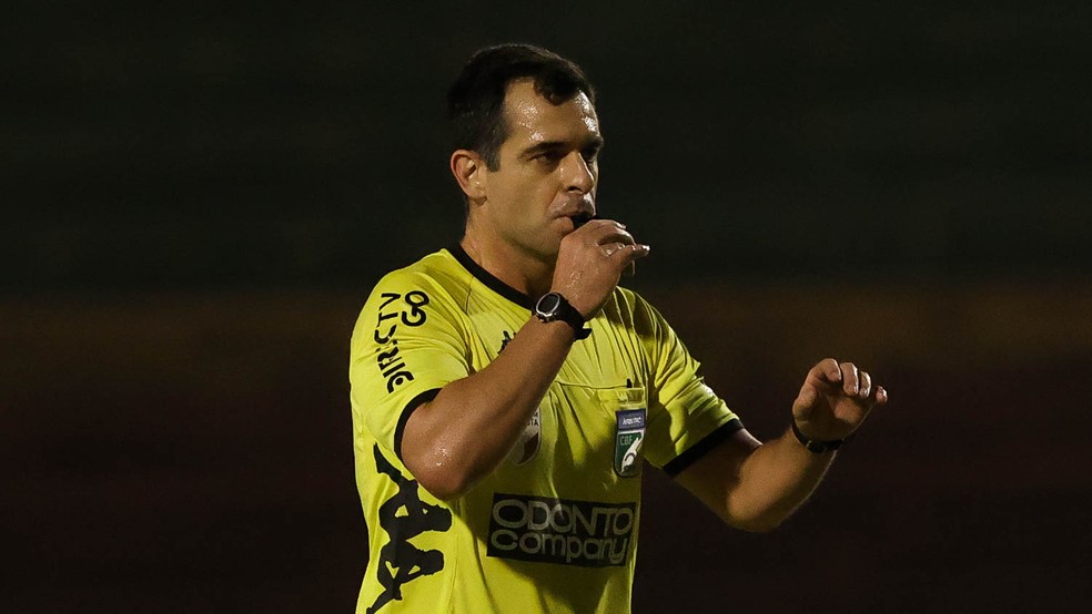 Arbitragem: Thiago Luis Scarascati apita São Raimundo/RR x Ceará