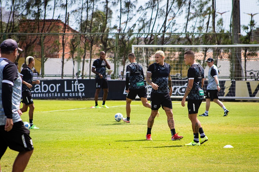 Com atividade em Porangabuçu, técnico Tiago Nunes fez seu quarto treinamento pelo Ceará neste sábado