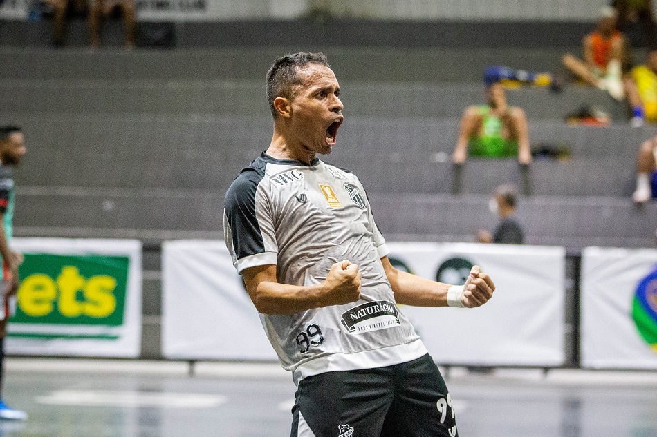 Futsal: Erverson é mais um atleta que acerta renovação com o Ceará