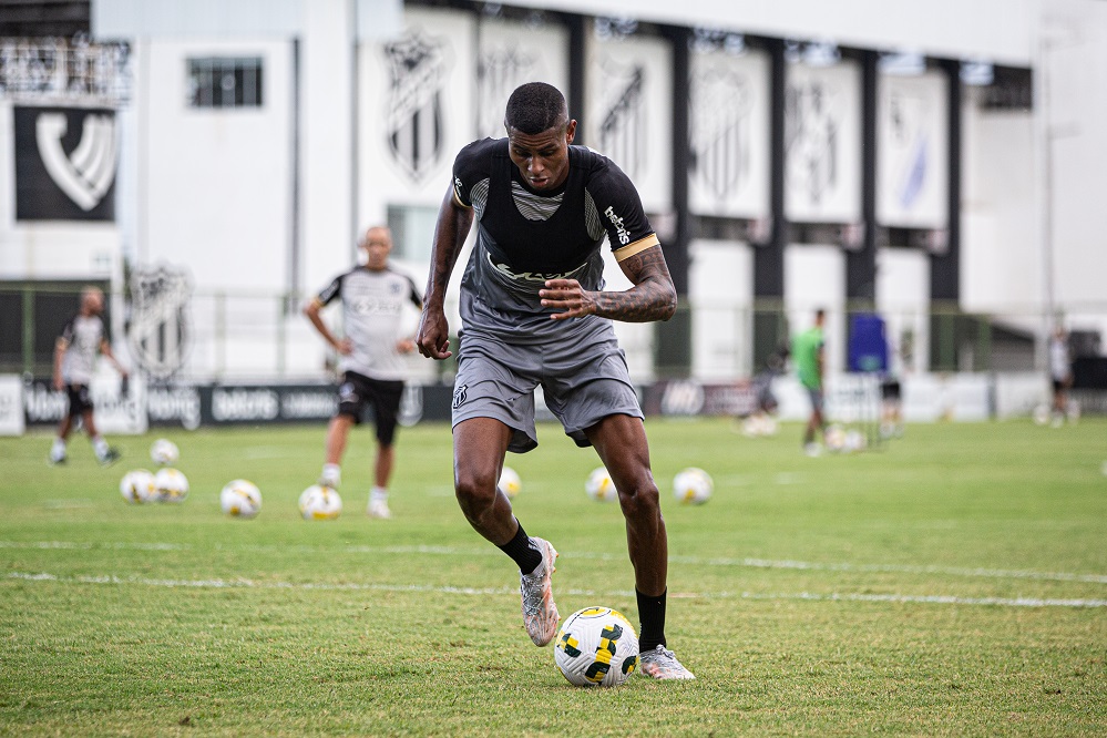 Em coletiva de imprensa, Cléber fala sobre partida contra o Palmeiras