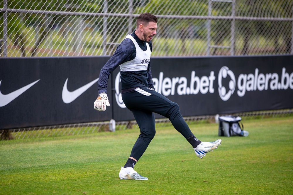 Ceará faz segundo treino de olho no duelo diante do Avaí