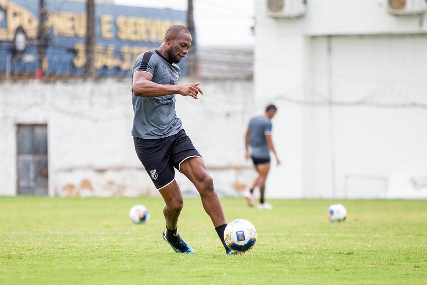 Em Porangabuçu, elenco alvinegro se reapresenta visando semana de jogos