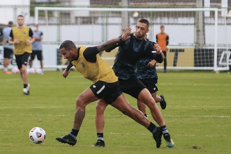 Jael e Gabriel Lacerda voltam a ser opção para o jogo contra o Corinthians