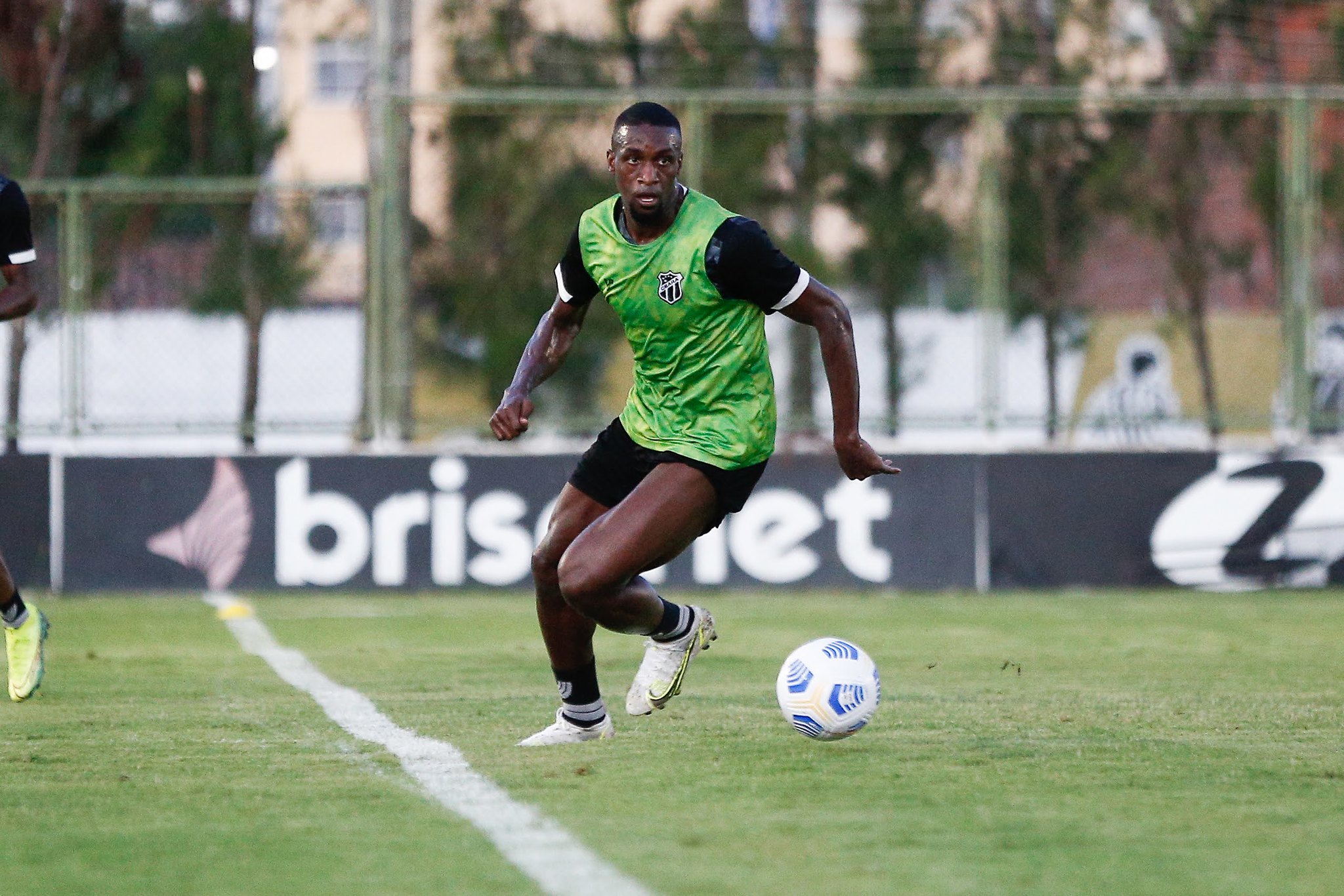 Ceará treina em Porangabuçu focado na rodada final do Brasileirão