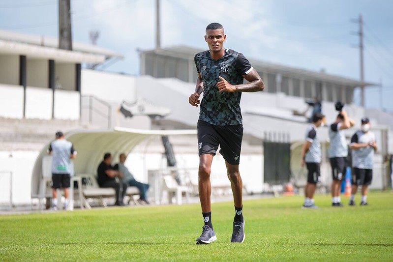 No CT de Porangabuçu, Ceará realiza penúltimo treino antes do Clássico-Rei