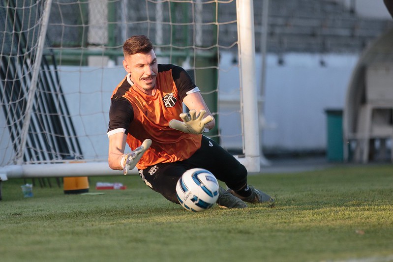 Após finalizar a segunda semana de pré-temporada, João Ricardo avalia período de treinamentos