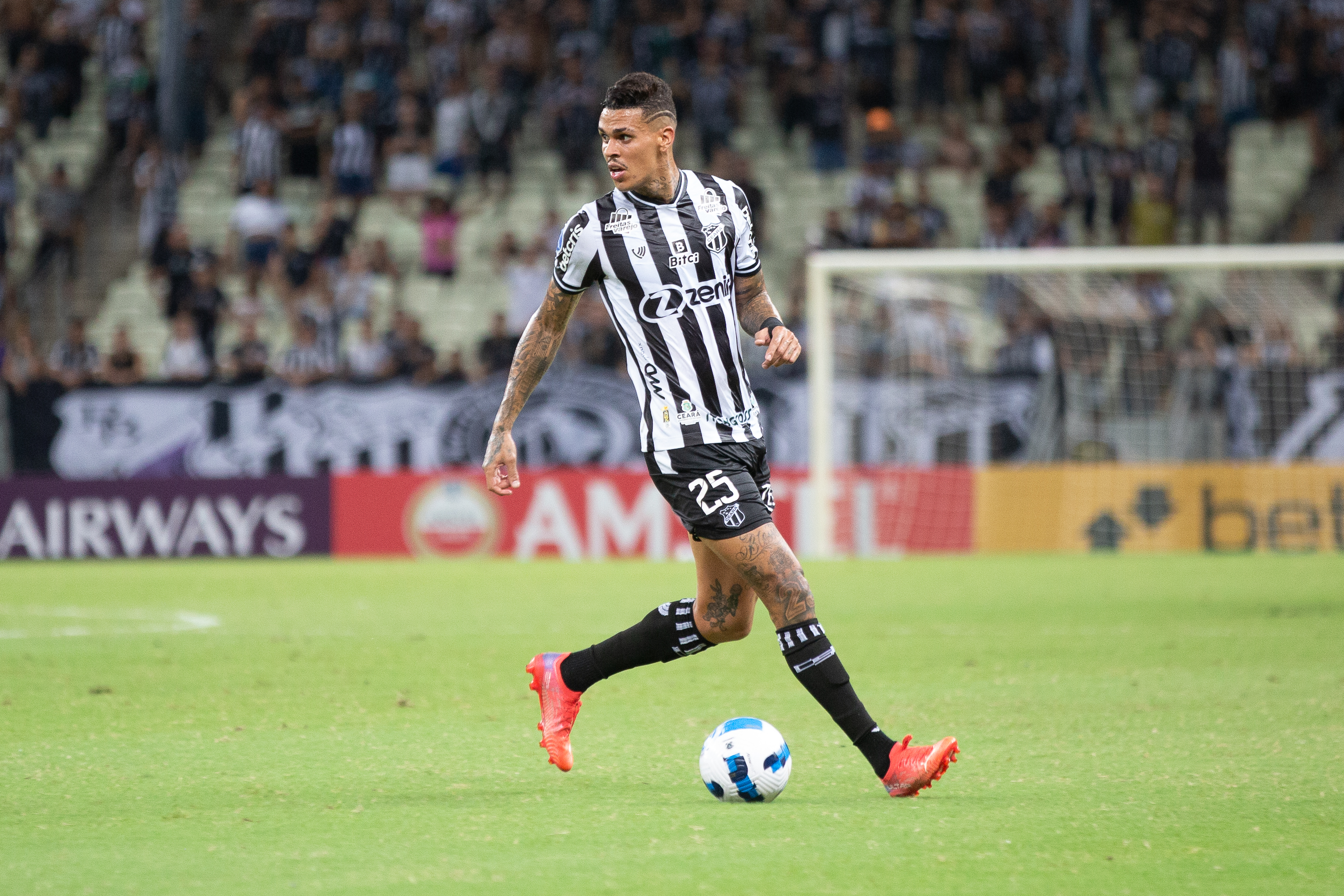 Visando o Deportivo La Guaira/VEN, Ceará segue preparação fora de casa