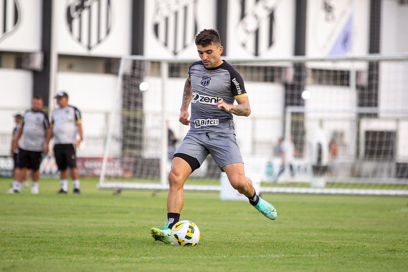 Com segundo dia de atividades no CT de Porangabuçu, Ceará finaliza preparação para encarar o Cuiabá