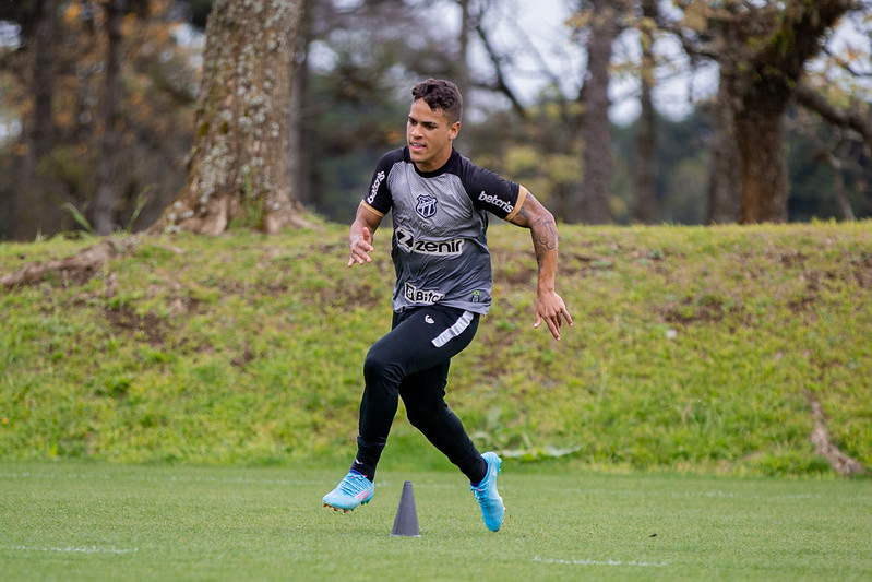 Ainda em São Paulo, elenco inicia preparação para enfrentar o Avaí