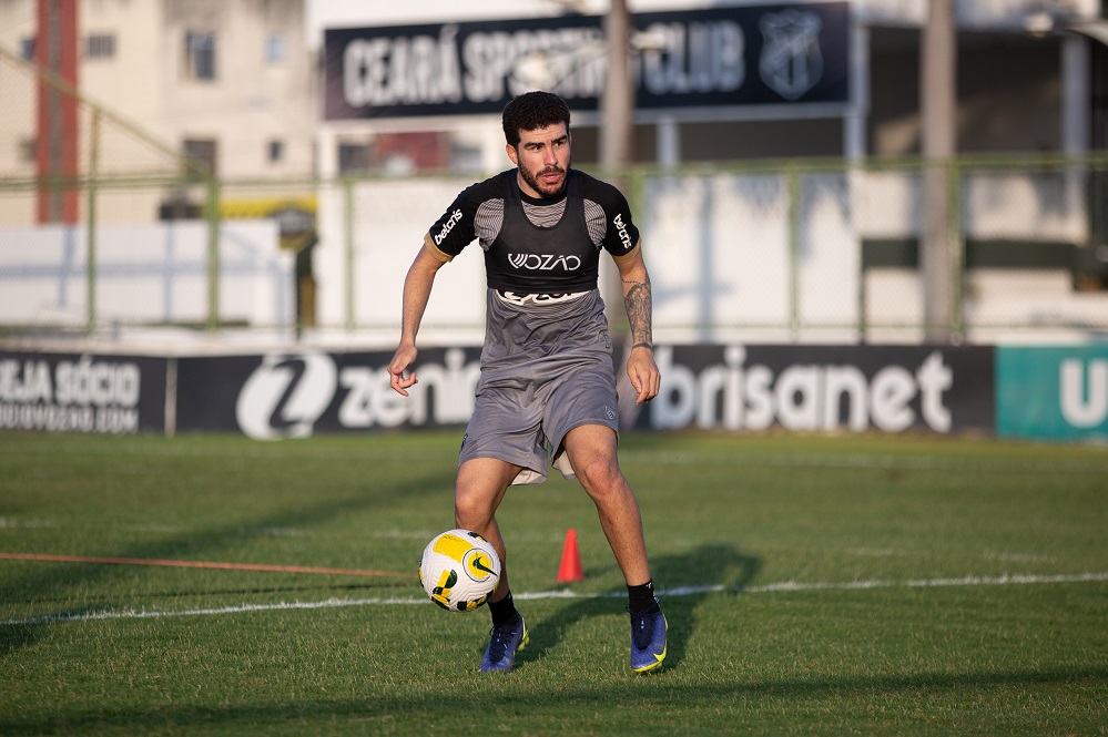 Em Porangabuçu, Ceará fecha preparação para jogo contra o Goiás