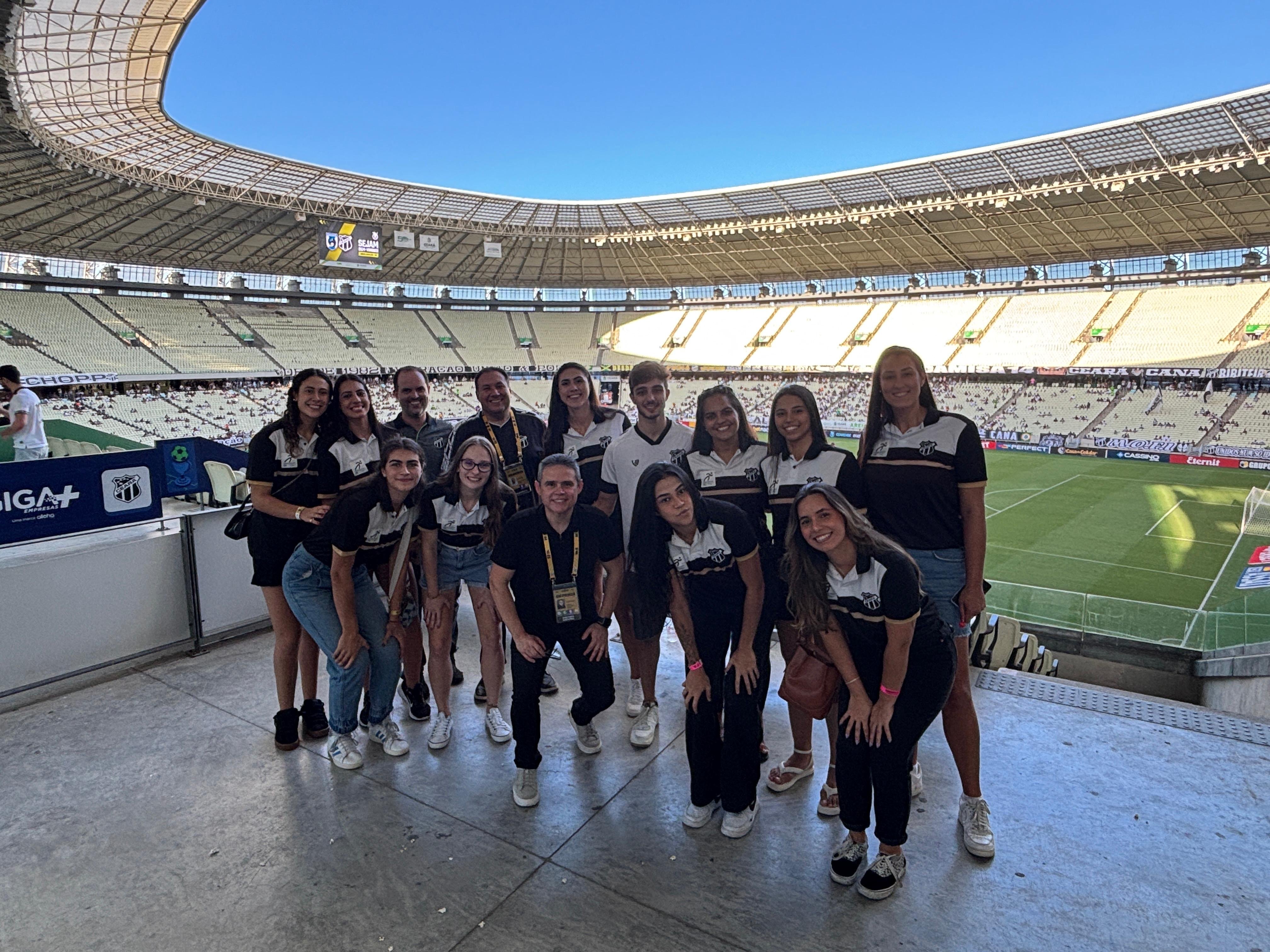 Vôlei: Atletas do Ceará acompanham semifinal do Cearense na Arena Castelão