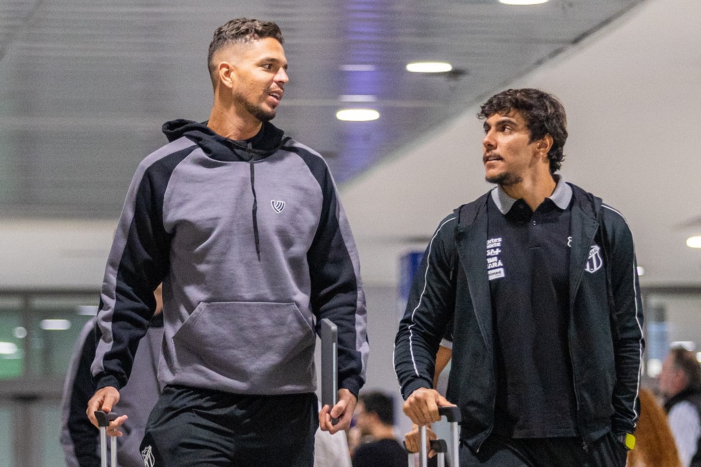 Elenco alvinegro desembarca em Porto Alegre para continuidade de preparação para duelo com o Grêmio