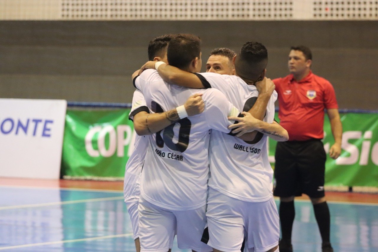 Futsal Adulto: De virada, Ceará goleia o Brasília e larga na frente nas semifinais da Copa do Brasil