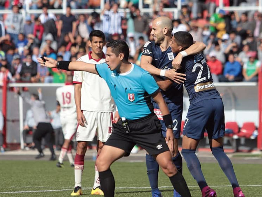 Arbitragem: Peruano Jesús Cartagena apita Ceará x General Caballero