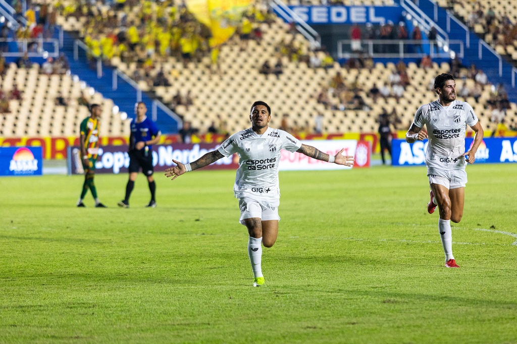 Copa do Nordeste: Fechando a fase de grupos, Ceará vence o Sampaio Corrêa por 2x1